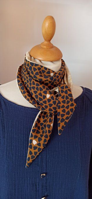 Foulard femme fait main style "Sophie Scarf" – idée cadeau Fête des Mères élégant