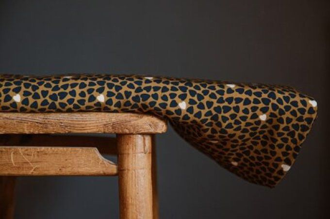 	Tissu Augustine & Balthazar viscose coeurs graou - par 50cm 